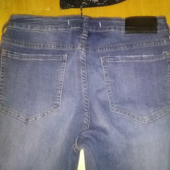 Jeans - Picture 2 of 3